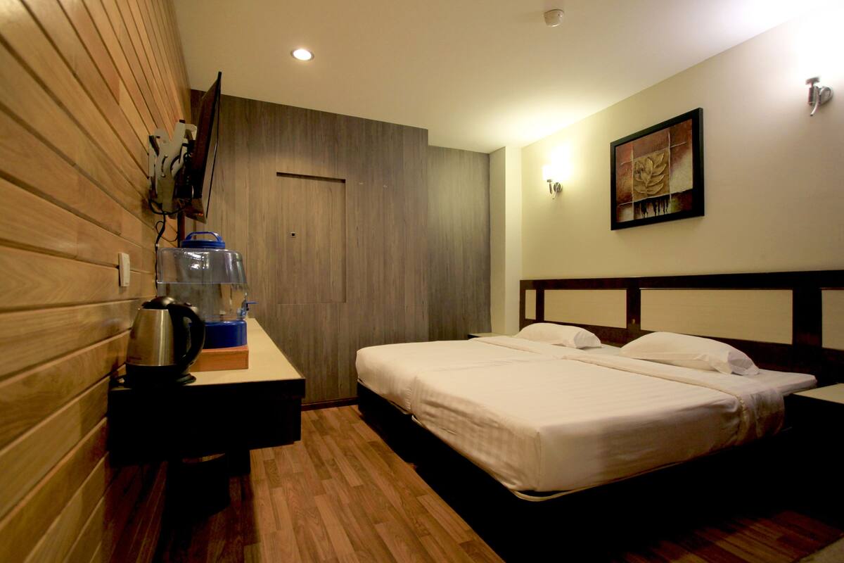 Habitación superior con 2 camas individuales, 2 camas individuales | Escritorio, tabla de planchar con plancha, wifi gratis