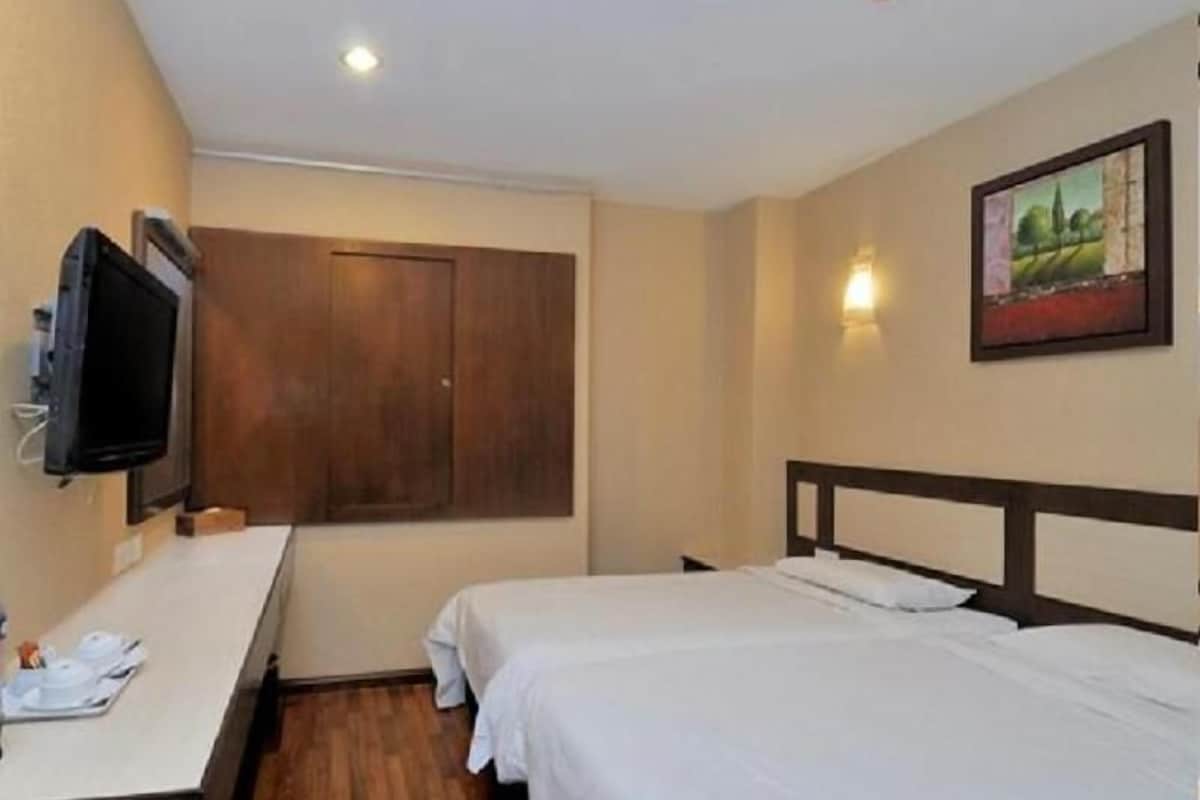 Desk, iron/ironing board, free WiFi