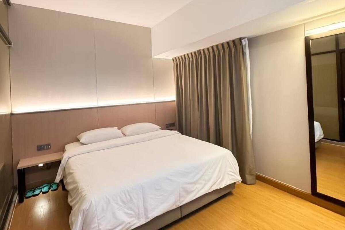 Habitación Premium doble | Escritorio, tabla de planchar con plancha, wifi gratis