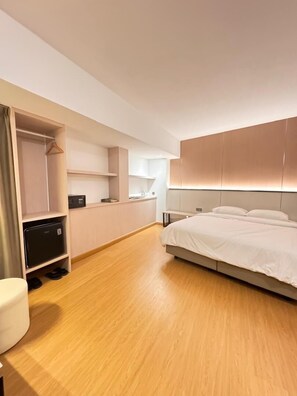 Premium Executive Room | Desk, iron/ironing board, free WiFi - Ming Paragon Hotel (Kuala Terengganu)