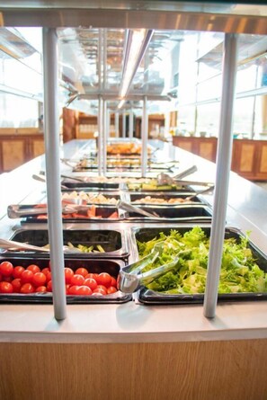 Tägliches inbegriffenes Frühstücksbuffet