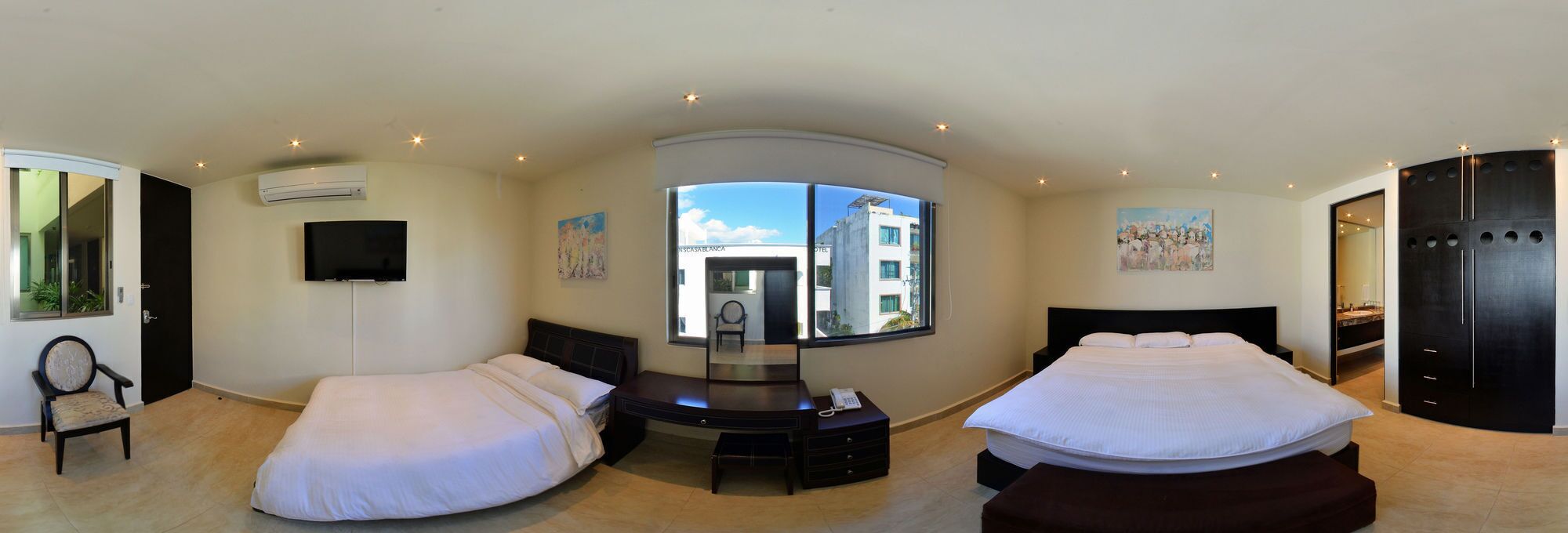 In-room safe, soundproofing, iron/ironing board, free WiFi