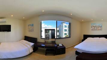 In-room safe, soundproofing, iron/ironing board, free WiFi