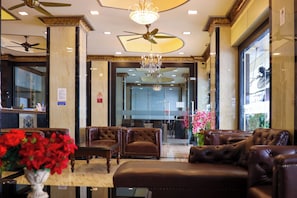 Quầy tiếp tân