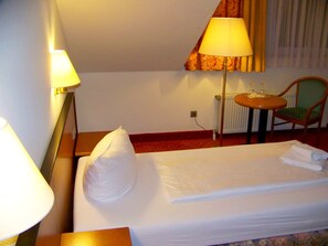 書桌、遮光布/窗簾、隔音、免費無線上網