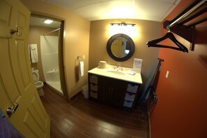 Bathroom sink - Put in Bay Victory Station Hotel (Put-in-Bay)