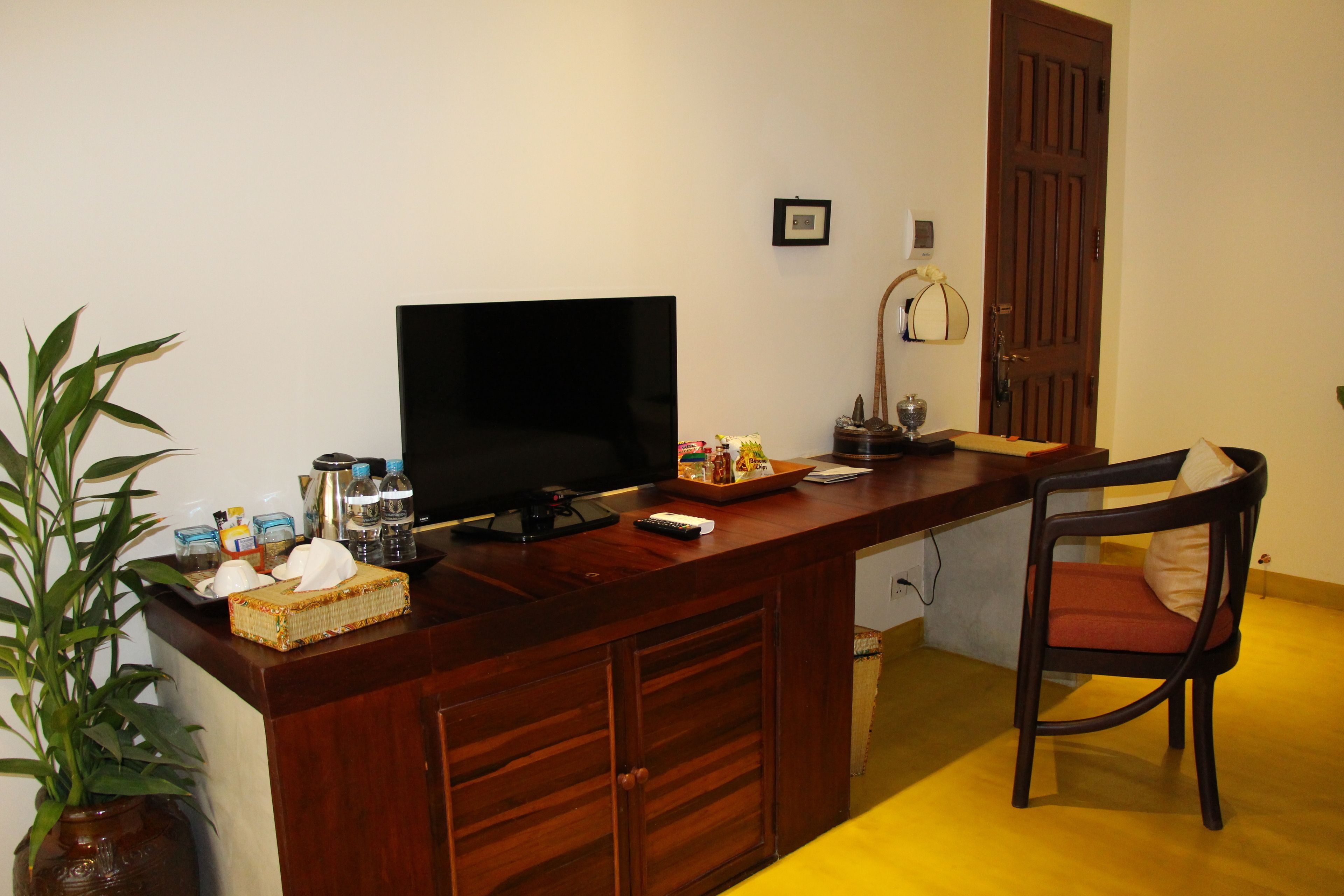 deluxe twin (02 single beds) | 1 bedroom, minibar, in-room safe, individually decorated