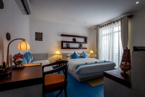 Kamar Deluks | 1 kamar tidur, minibar, brankas, dan didekorasi berbeda-beda