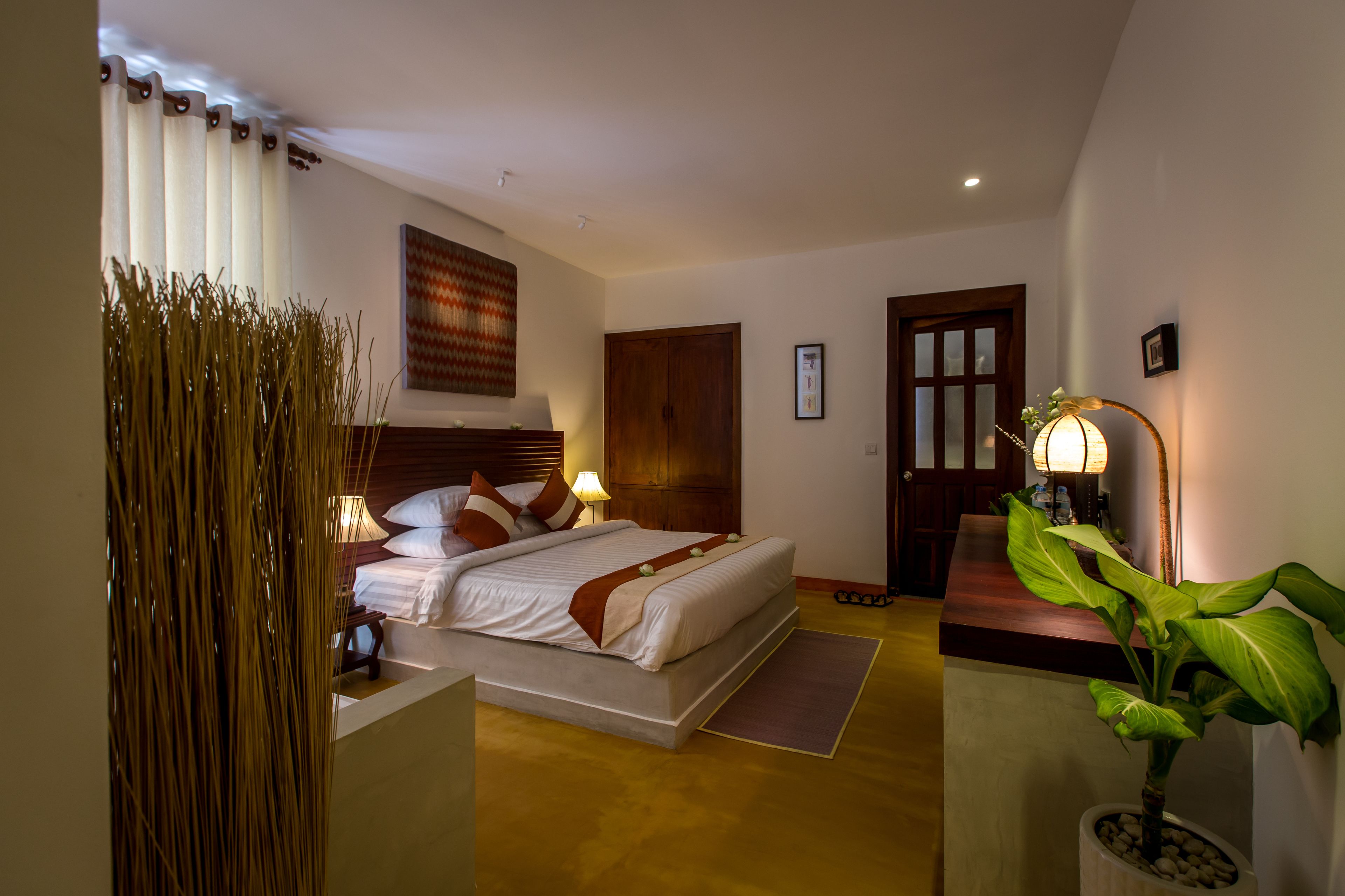 deluxe king  | 1 bedroom, minibar, in-room safe, individually decorated