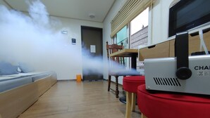 ห้องดับเบิล | เครื่องนอนระดับพรีเมียม, เตียงเมมโมรีโฟม, ห้องเก็บเสียง, Wi-Fi ฟรี