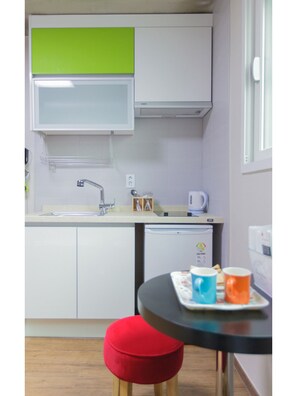 Family Room | Private kitchen | Fridge, microwave, electric kettle, cookware/dishes/utensils - KW Hongdae Line Hostel (Seoul)