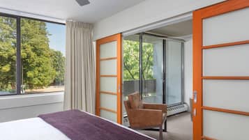 Suite, 1 King Bed with Sofa bed, Kitchen