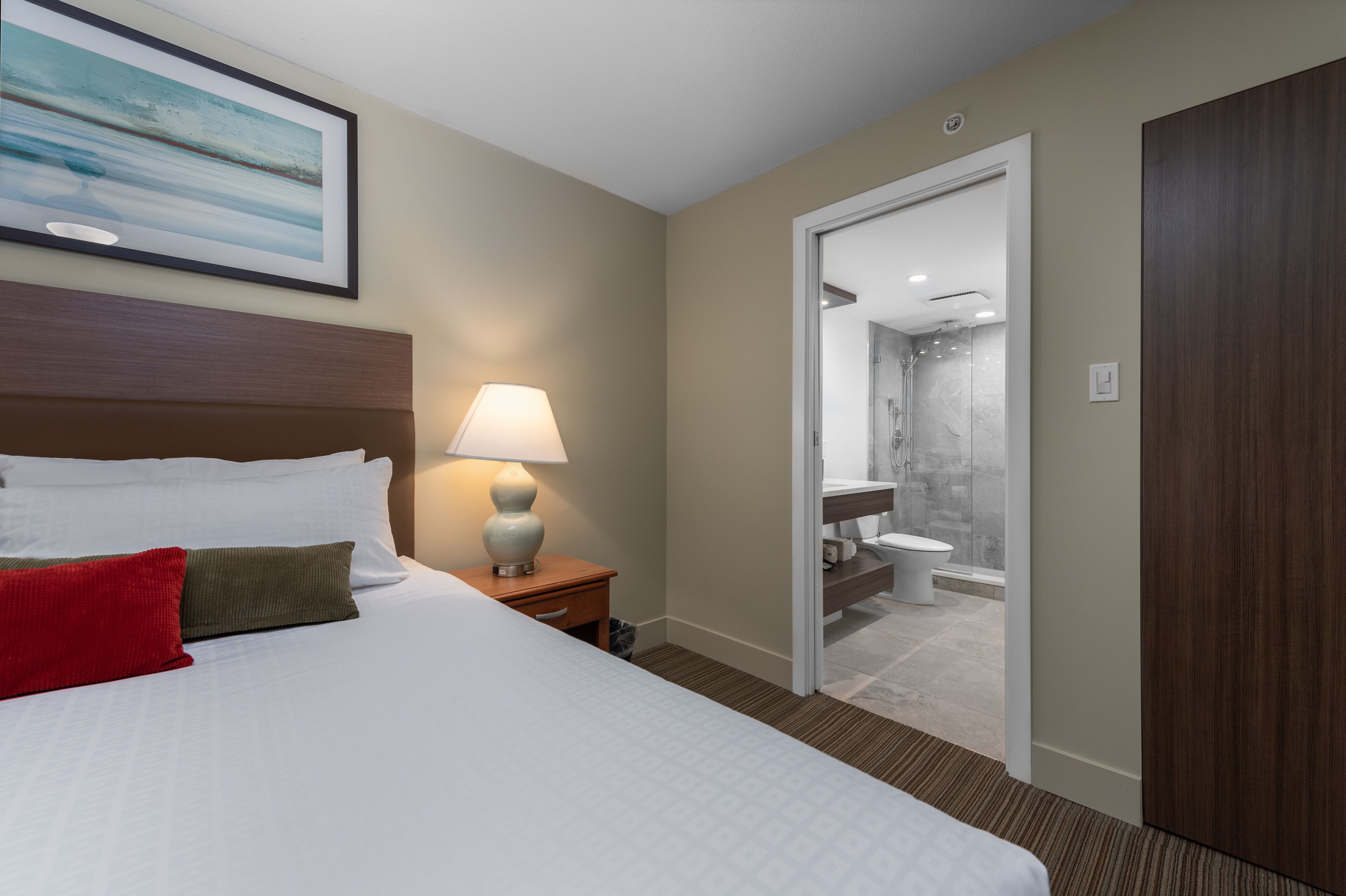 suite, 1 king bed with sofa bed, kitchen | premium bedding, in-room safe, free wifi, bed sheets