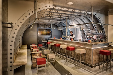 Bar (in der Unterkunft). Essential by Dorint Stuttgart/Airport