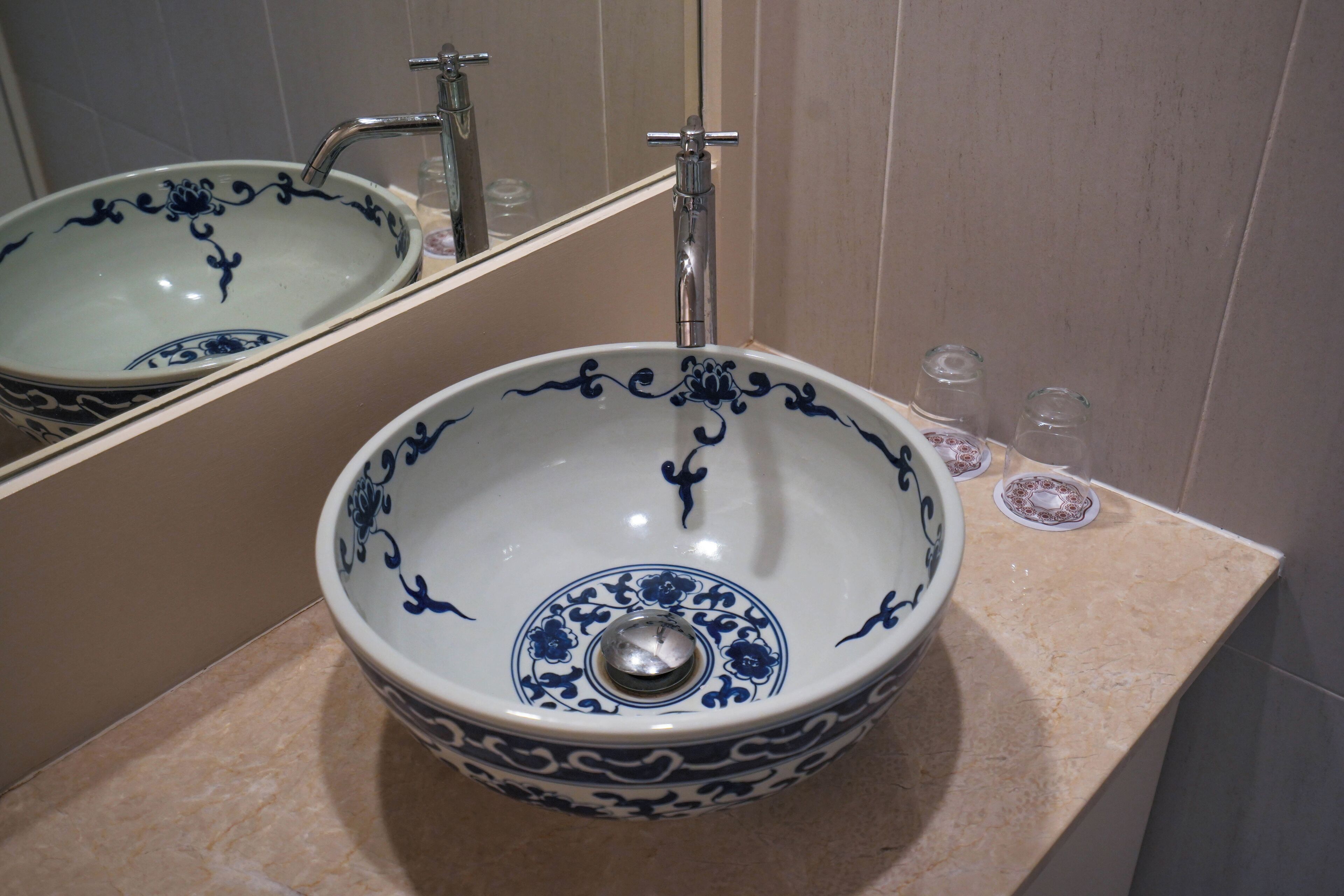 superior extra twin room | bathroom | shower, rainfall showerhead, free toiletries, hair dryer