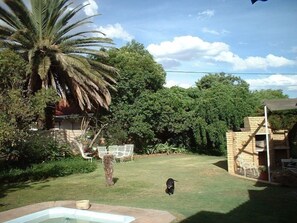 Property grounds - Bedrock B&B (Bloemfontein)