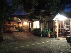 Free self-parking - Bedrock B&B (Bloemfontein)