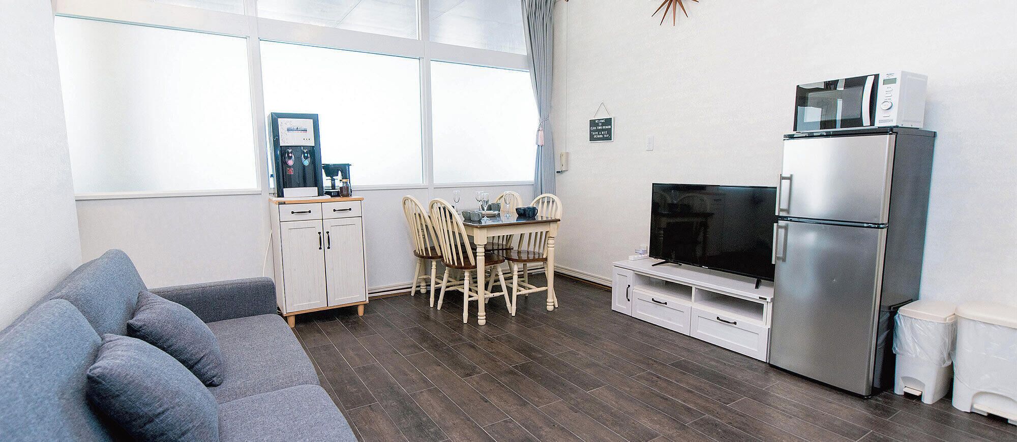 Living area | Flat-screen TV