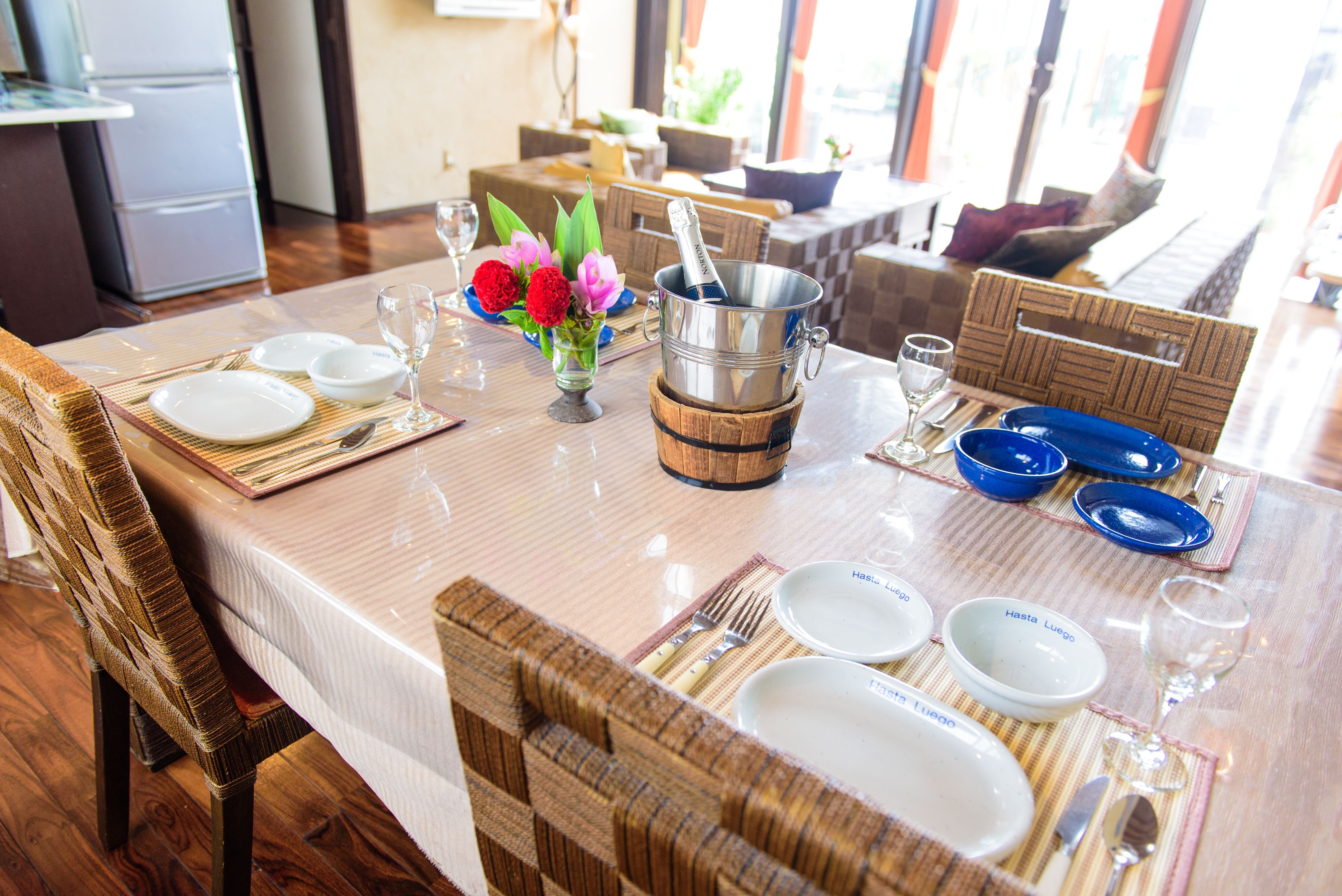 deluxe suite, 3 bedrooms, non smoking (3rd floor, for 1 - 6 people) | in-room dining