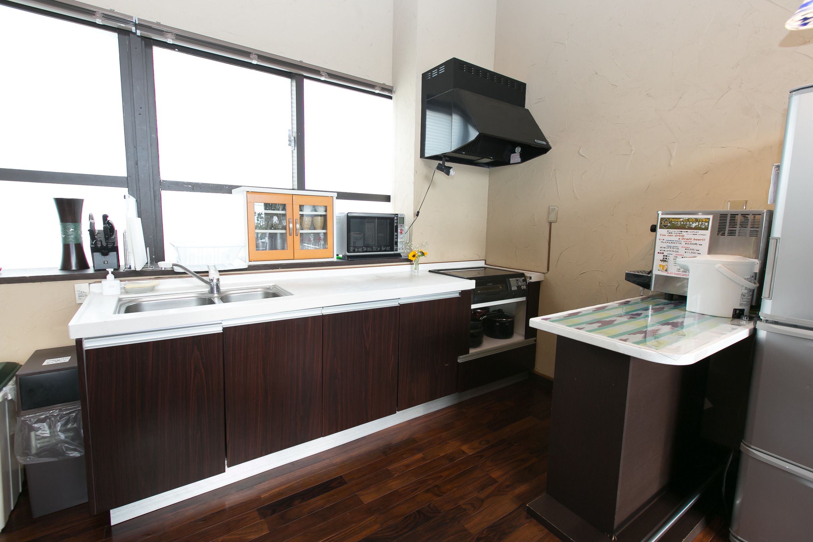 deluxe suite, 3 bedrooms, non smoking (3rd floor, for 1 - 6 people) | private kitchenette | fridge, microwave, stovetop, coffee/tea maker