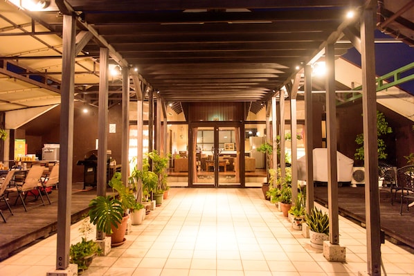 Suite Deluxe, 3 chambres, non-fumeurs (3rd Floor, For 1 - 6 People) | Terrasse/Patio