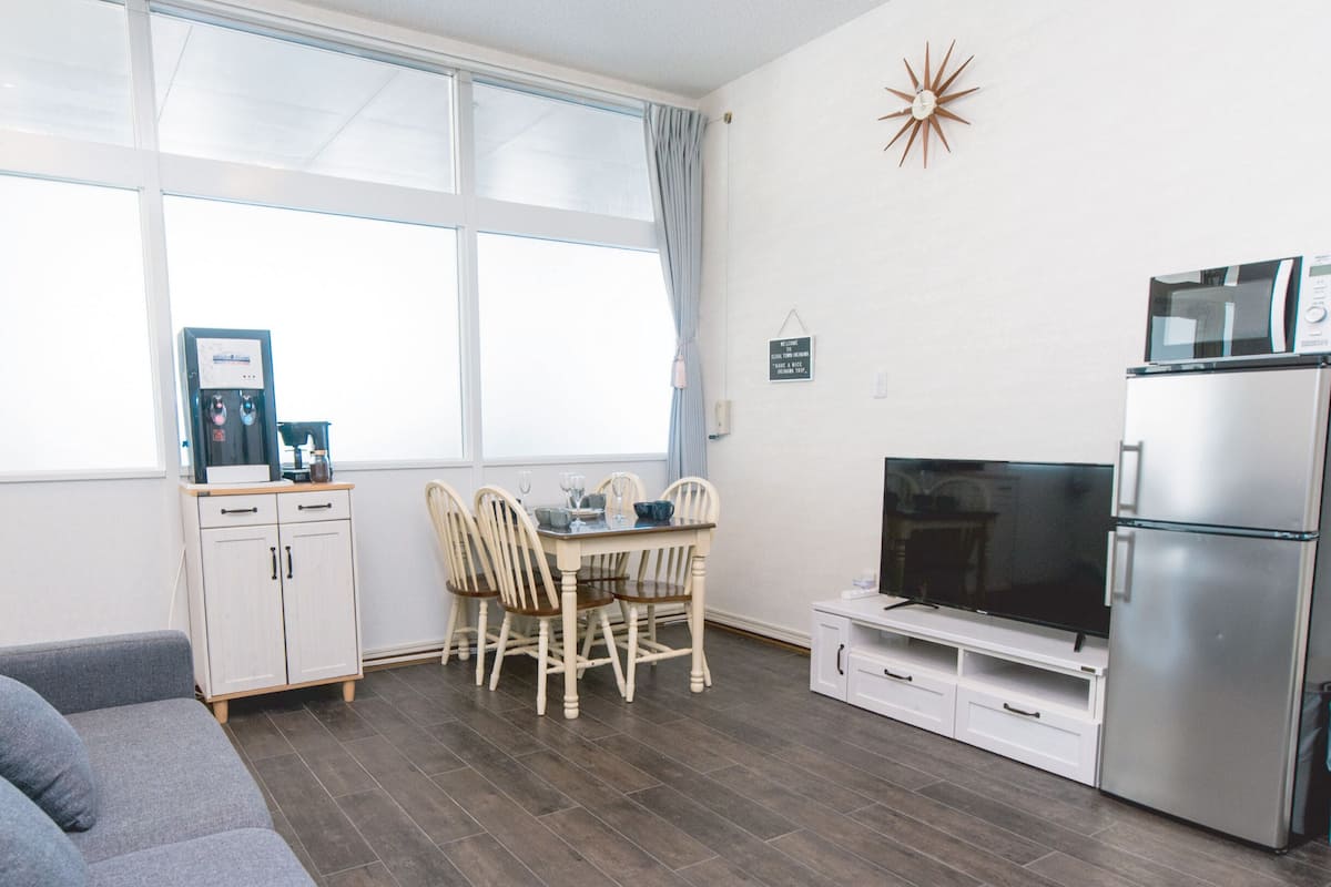 Standard Condo, 2 Bedrooms, Non Smoking, Kitchenette (1st Floor, For 1 - 5 People) - no terrace | 3 bedrooms, individually decorated, individually furnished, desk