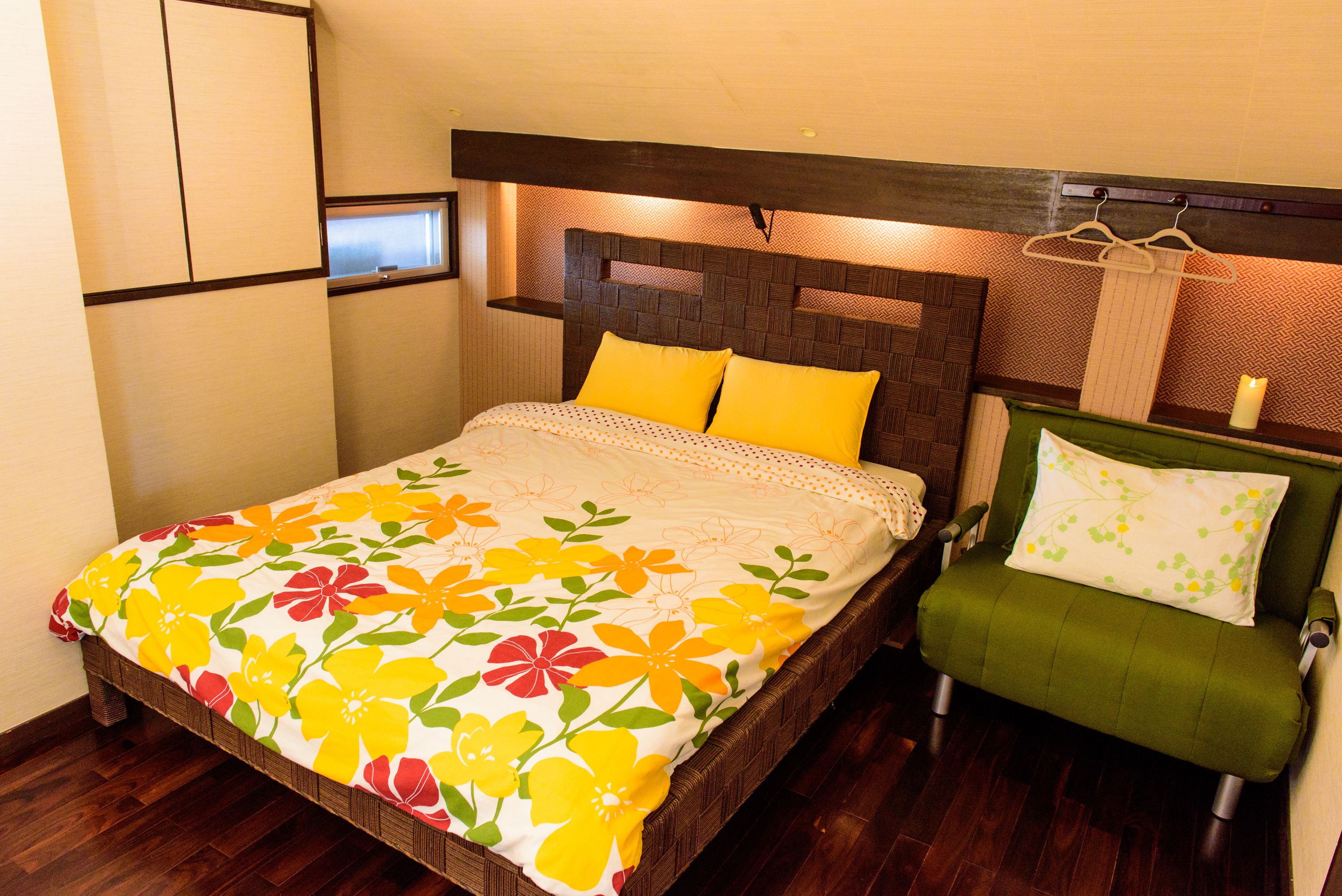 deluxe suite, 3 bedrooms, non smoking (3rd floor, for 1 - 6 people) | 3 bedrooms, individually decorated, individually furnished, desk