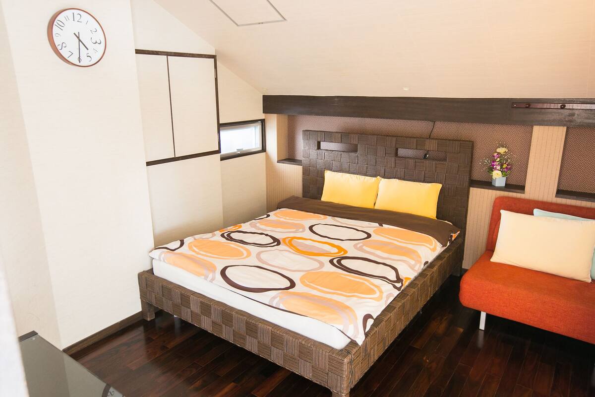 deluxe suite, 3 bedrooms, non smoking (3rd floor, for 1 - 6 people) | 3 bedrooms, individually decorated, individually furnished, desk