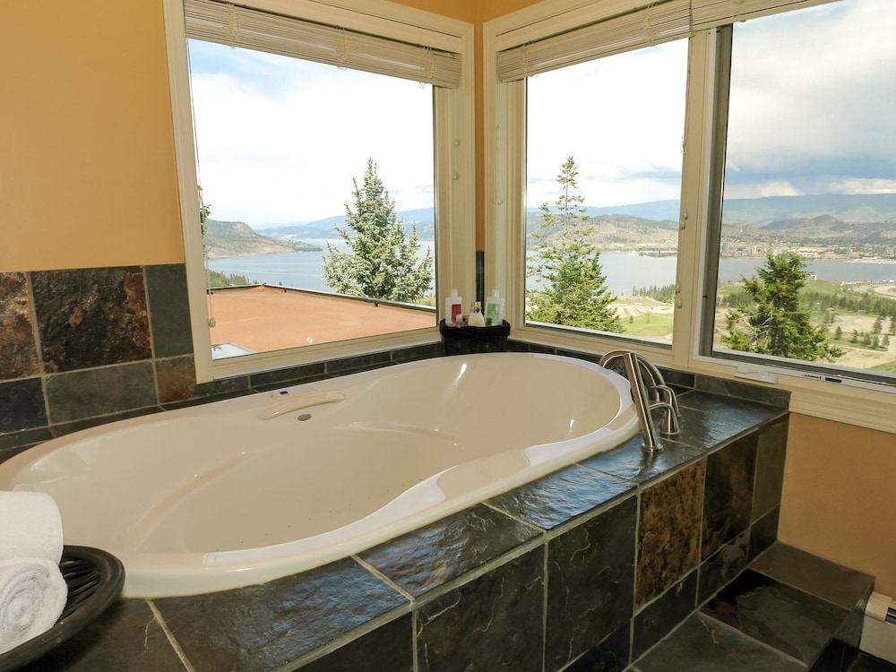 A View of the Lake Bed & Breakfast by null