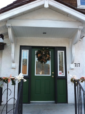 Property entrance. Calla's Palace