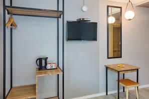 Habitación doble superior | Caja de seguridad en la habitación y escritorio 