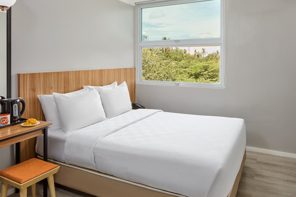 In-room safe, desk, laptop workspace, iron/ironing board