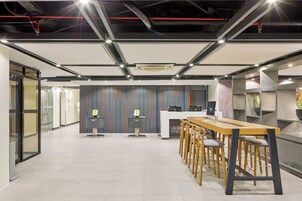 入住/退房自助服务终端