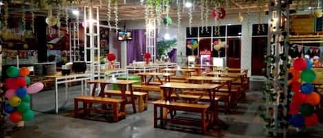 Desayuno buffet (IDR 75000 por persona)