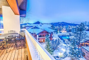 Seasonal outdoor pool - Trappeurs Crossing by Retreatia (Steamboat Springs)