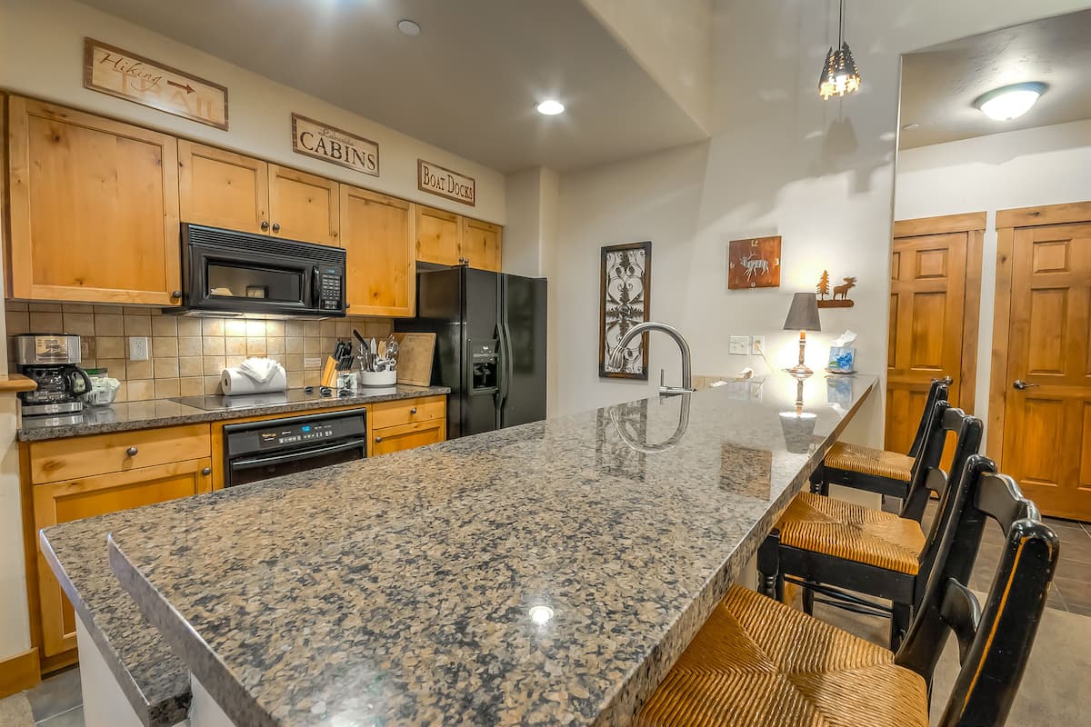 2 Bedroom, 2 Bathroom - Timberline Lodge  3333  | Private kitchen | Fridge, microwave, coffee/tea maker, cookware/dishes/utensils
