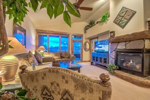 Lobby lounge - Trappeurs Crossing by Retreatia (Steamboat Springs)