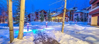 Trappeurs Crossing by Retreatia