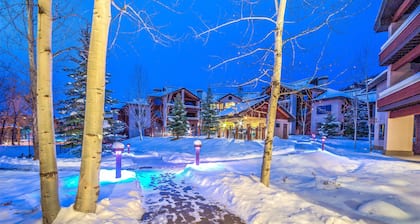 Trappeurs Crossing by Retreatia