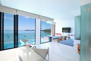 Panoramic Duplex Pool Villa | 客廳 | 平面電視、DVD 播放機