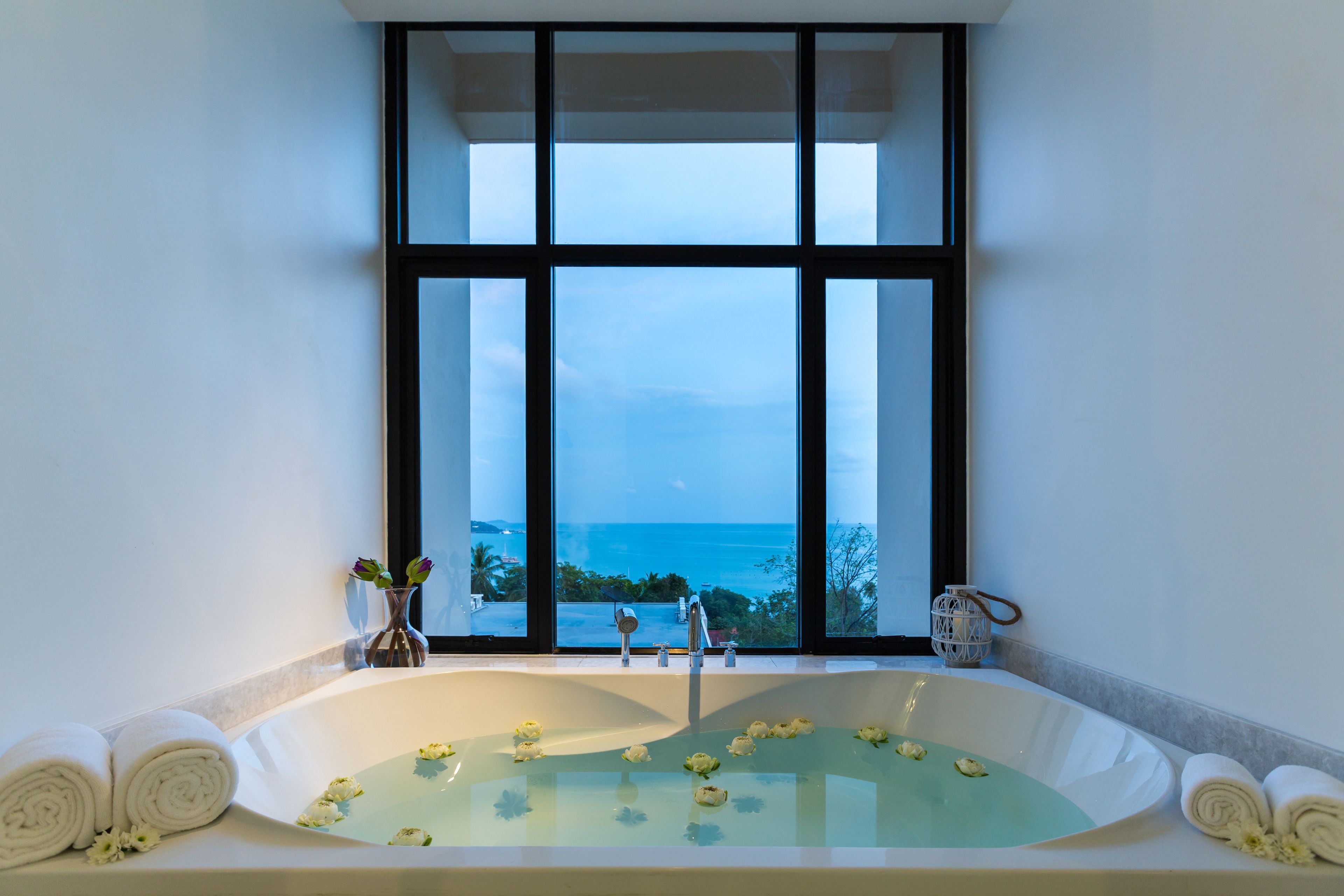 couples treatment room(s), hot tub, steam room, body treatments