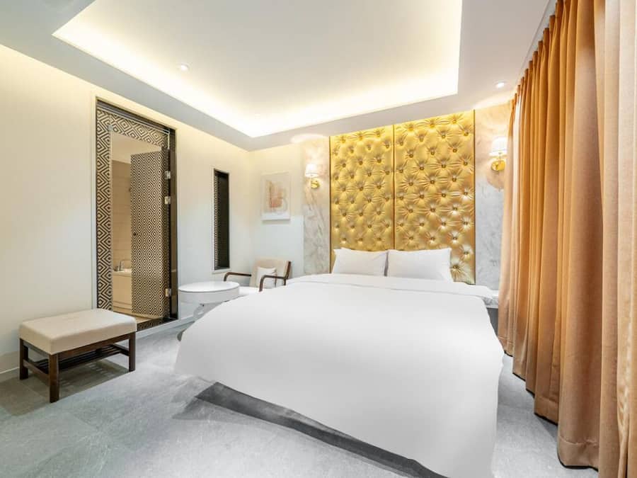 Luxury Room | Desk, free WiFi, bed sheets