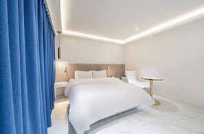 Standard B | Desk, free WiFi, bed sheets - Boutique Hotel K (Goyang)