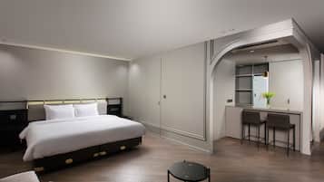 Premier-Studio | Hochwertige Bettwaren, Tempur-Pedic-Betten, Zimmersafe, Schreibtisch