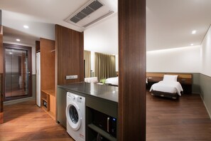 Suite, Terrace | Peralatan tempat tidur premium, katil Tempur-Pedic 