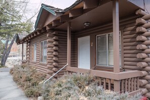 Property grounds - Whispering Pines (June Lake)