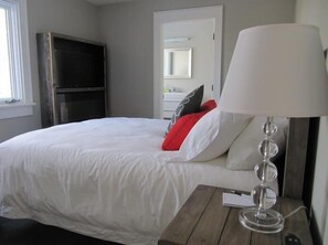 Escarpment Suite, 1 King Bed, Fireplace