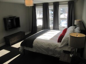 Room - Sequel inn Creemore (Clearview)