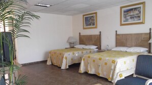 Quarto standard | Cortinas blackout, Wi-Fi de cortesia, roupa de cama