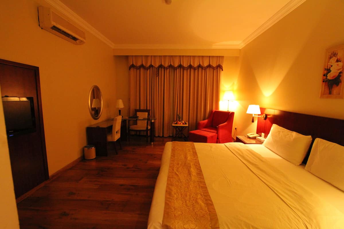 In-room safe, individually decorated, individually furnished, desk